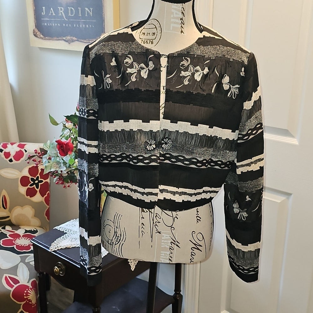 Danny & Nicole Croped Jacket, Black/Cream/Gray with embroidery features. Size 10